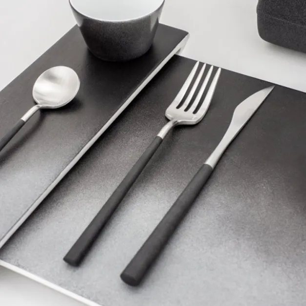 Coffret de 24 couverts noirs résine et acier inoxidable