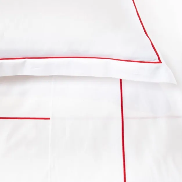 Drap en satin de coton broderie rouge