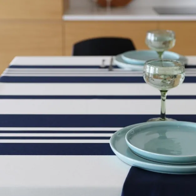 Nappe en coton bleu foncé et blanche à rayures
