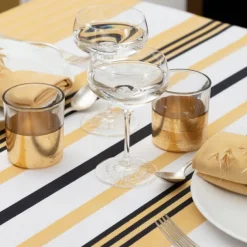 Nappe en coton jaune à rayures en chevrons