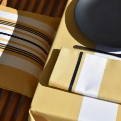Nappe en coton jaune à rayures en chevrons
