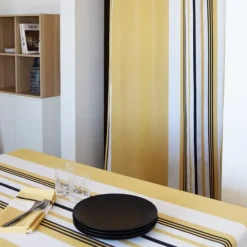 Nappe en coton jaune à rayures en chevrons