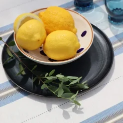 Nappe en lin et coton bleu à rayures