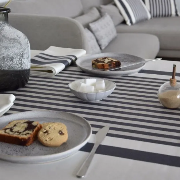 Nappe grise rayée en satin de coton