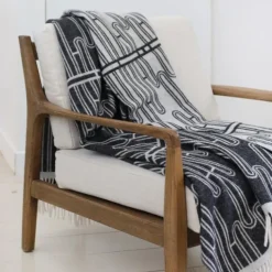 Plaid en cachemire et laine gris foncé à franges